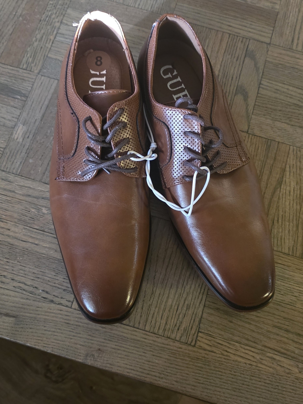 GUESS Men’s Brown Leather Dress Oxfords - Picture 2 of 9